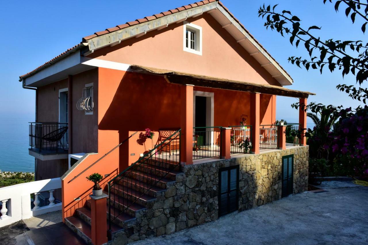 Agriturismo Un Mare di Fiori Ventimiglia Exterior foto